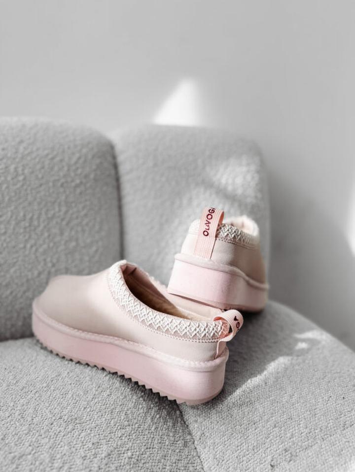 Jakie buty do pudrowego różu