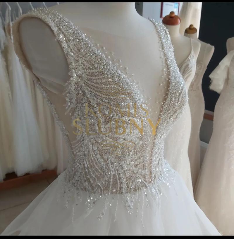 Materiały i techniki krawieckie do gorsetu