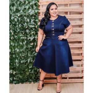 Stylowe porady: Jak się modnie ubrać w rozmiarze 44?