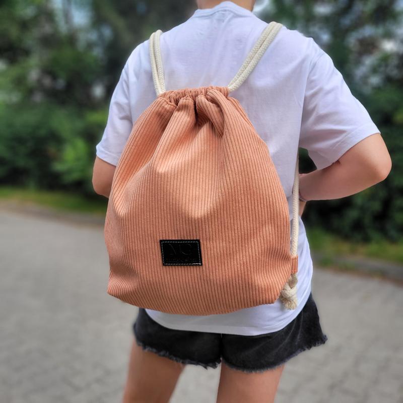 Zrób to sam: jak uszyć elegancki worek plecak z podszewką krok po kroku