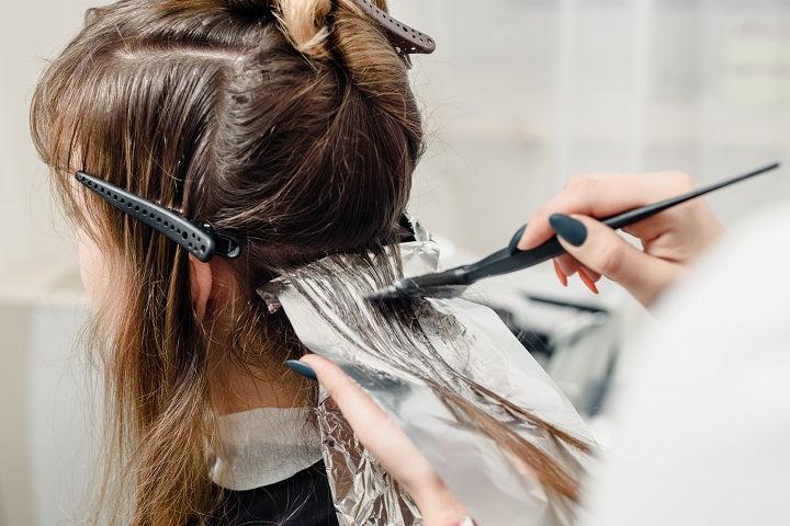 Farbowanie siwych włosów łonowych