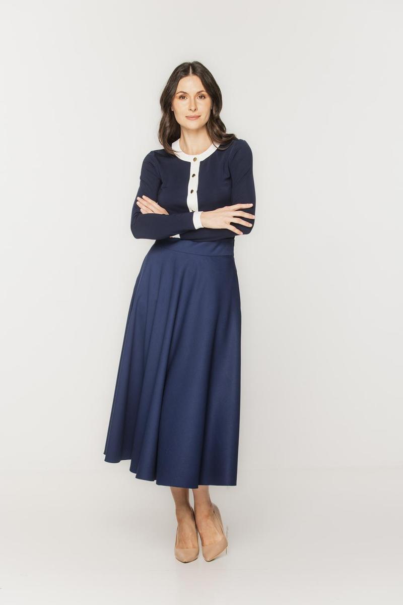 Stylizacje spódnic midi na co dzień