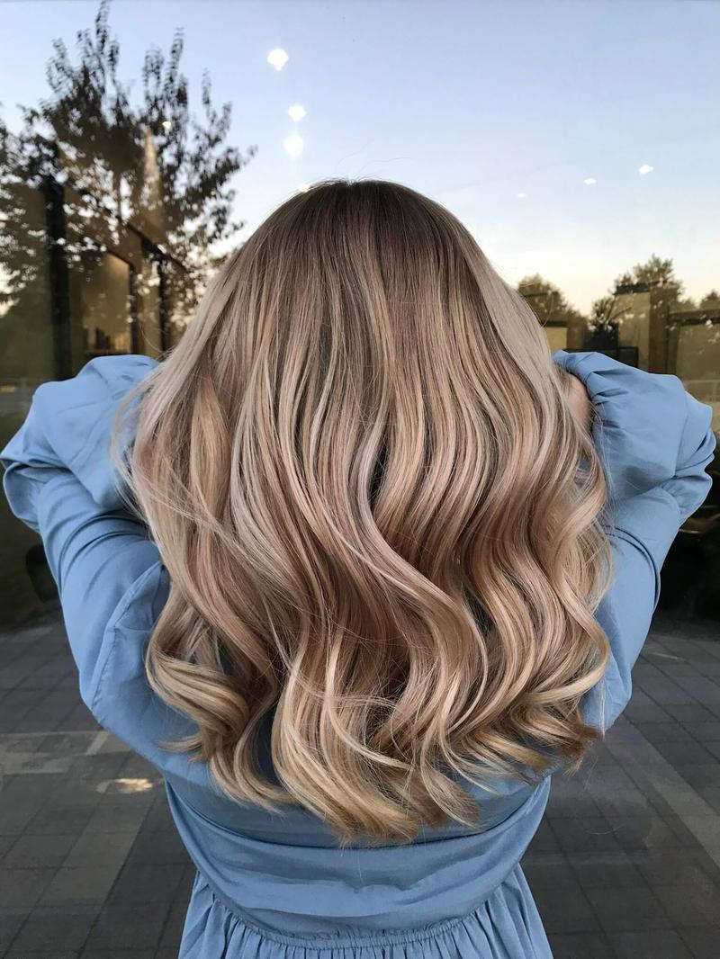 Techniki koloryzacji balayage i ombre