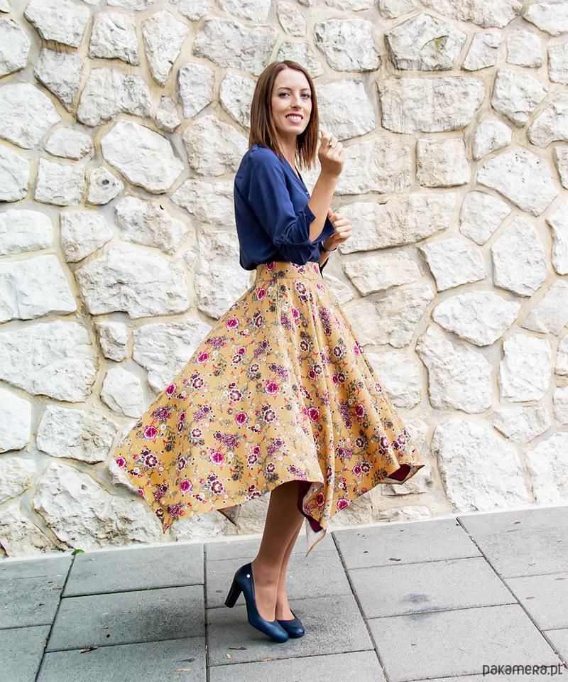 Wszywanie gumki w spódnicy