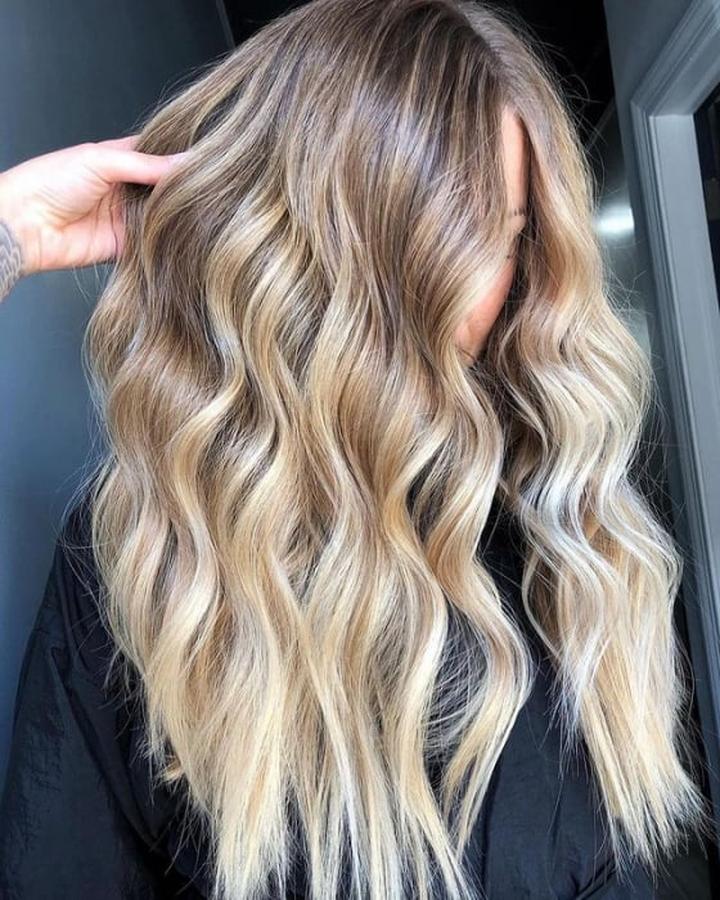 Wybór farby do włosów łonowych