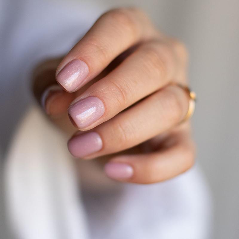 Jak aplikować lakier na żel