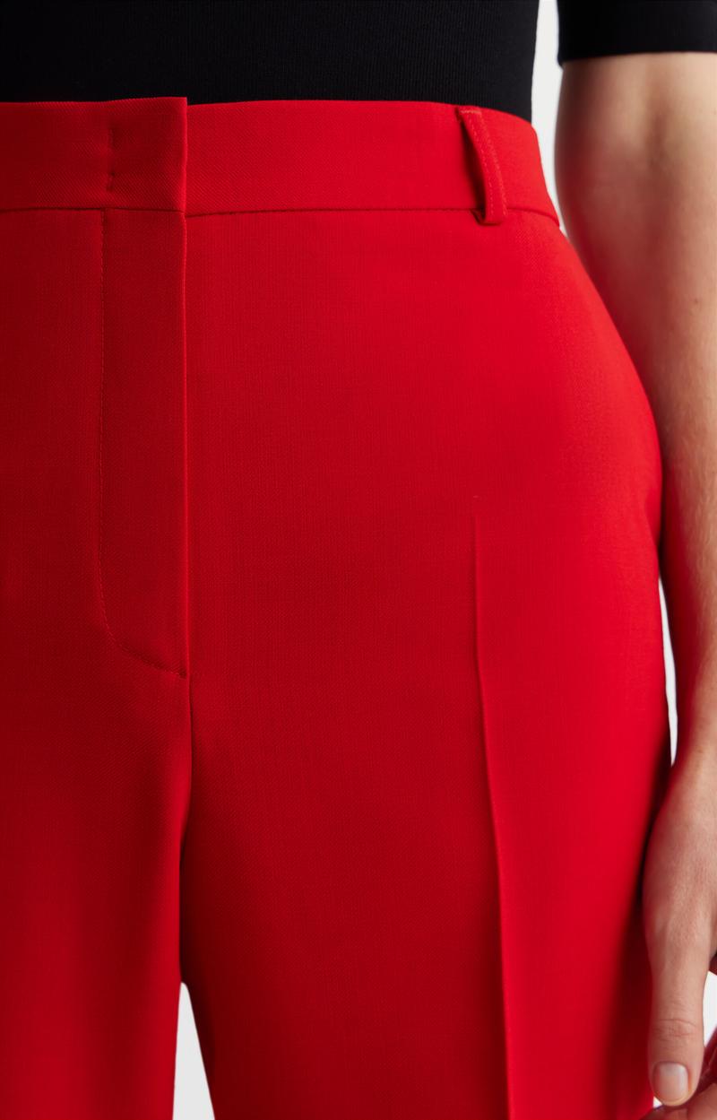 Kolory butów do czerwonych spodni