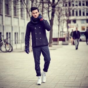 Idealne buty do płaszcza w kratę – stylowe połączenia na każdą okazję