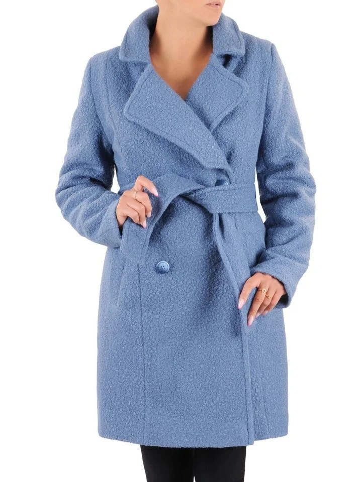 Idealne połączenia: jaki kolor butów pasuje do niebieskiego płaszcza?