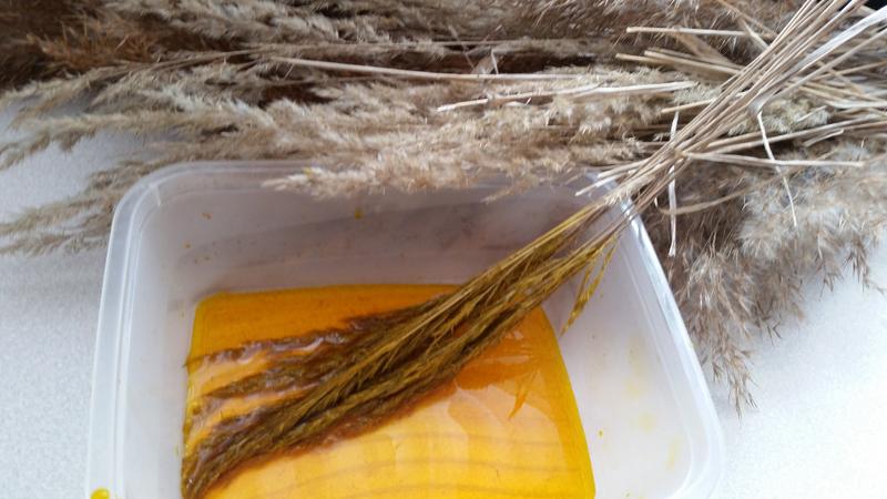 Kreatywne techniki farbowania traw na kolorowe palmy wielkanocne