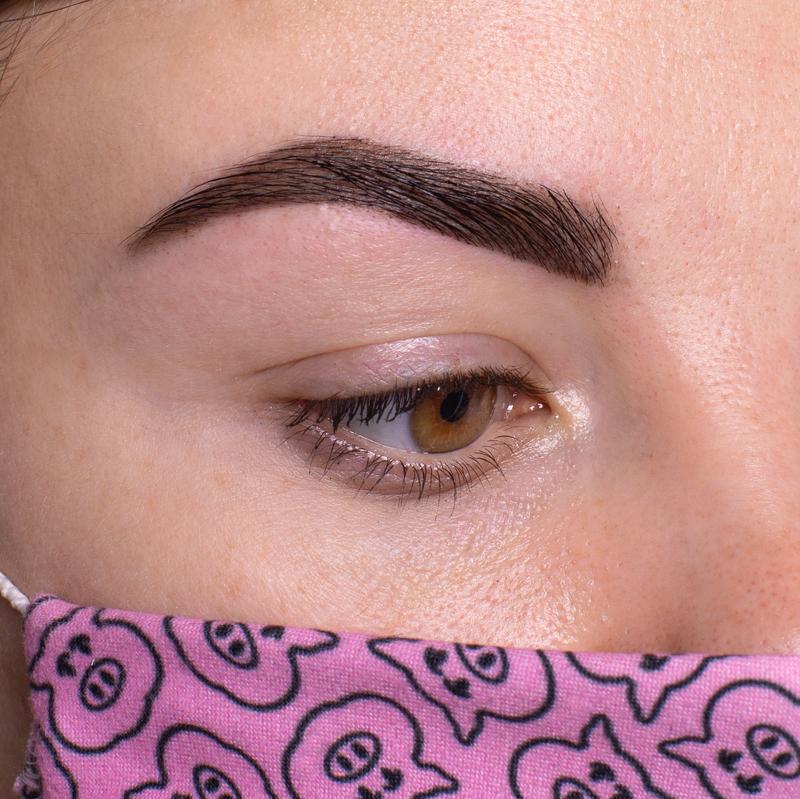 Odkryj tajniki farbowania brwi henną – krok po kroku do idealnego looku