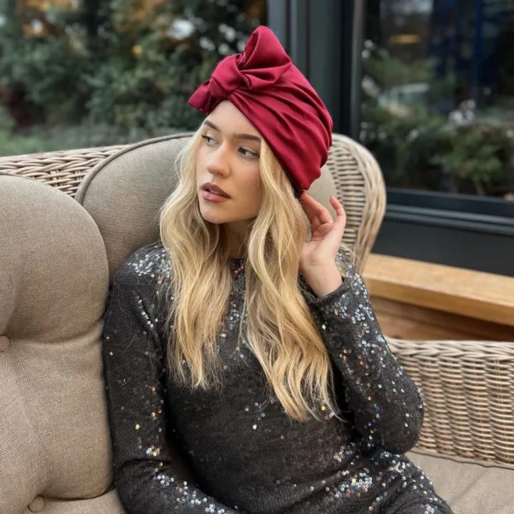 Stylowy turban na mokre włosy - krok po kroku do modnego wyglądu