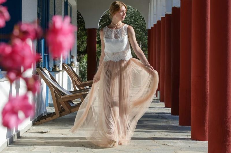 Wybór idealnej spódnicy na wesele – klucz do olśniewającego wyglądu