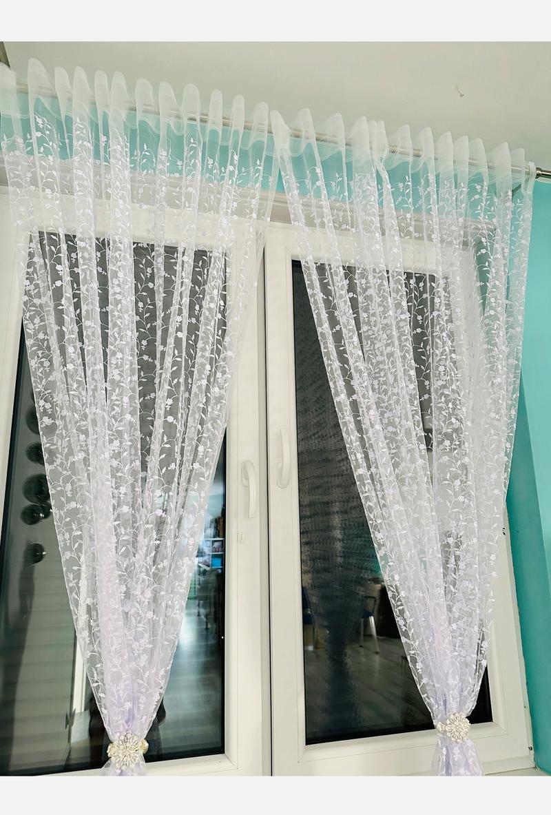 Szycie tunelu w firance