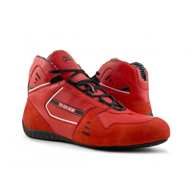 Wybór idealnych butów do prowadzenia samochodu – w jakich warto jeździć?